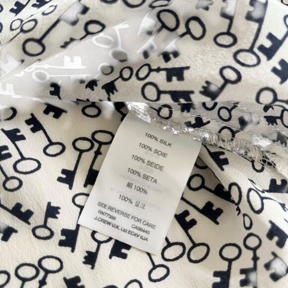 J.Crew Women’s White Silk Button-Up Shirt – Black Key Print, Club Collar Size 0 - Picture 9 of 9